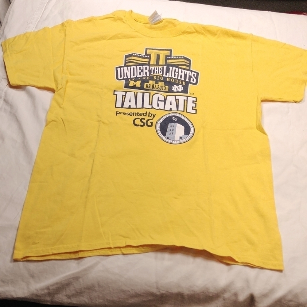 Michigan tailgate men's t shirt size large